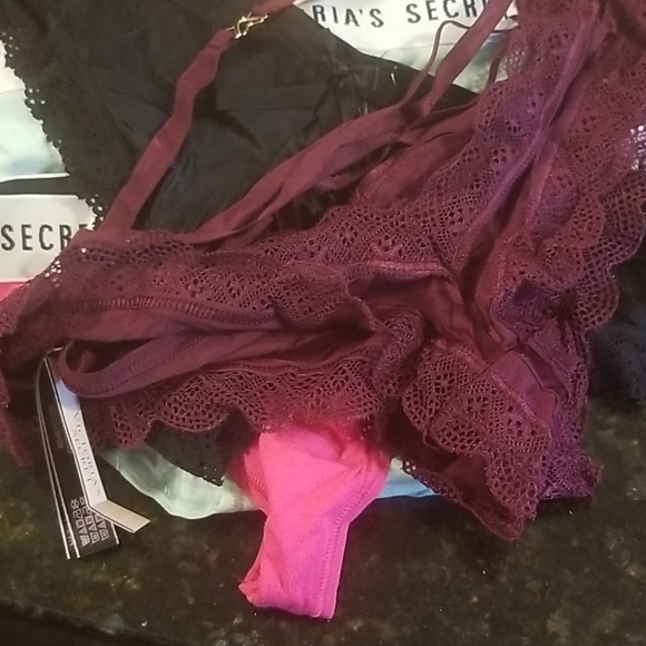 Victoria's secret new panties - Picture 3 of 4